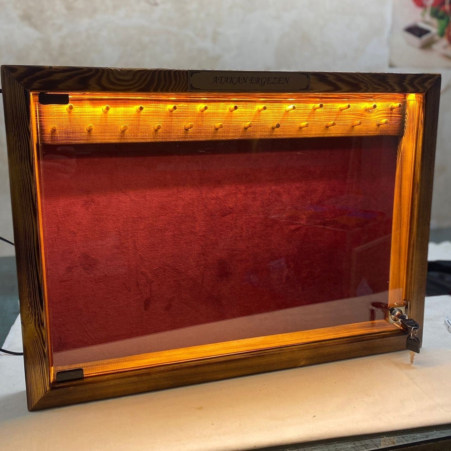 koleksiyonkutu 70*50 cm ölçüsünde tesbih vitrini dolabı 70*50 cm ölçüsünde tesbih vitrini dolabı