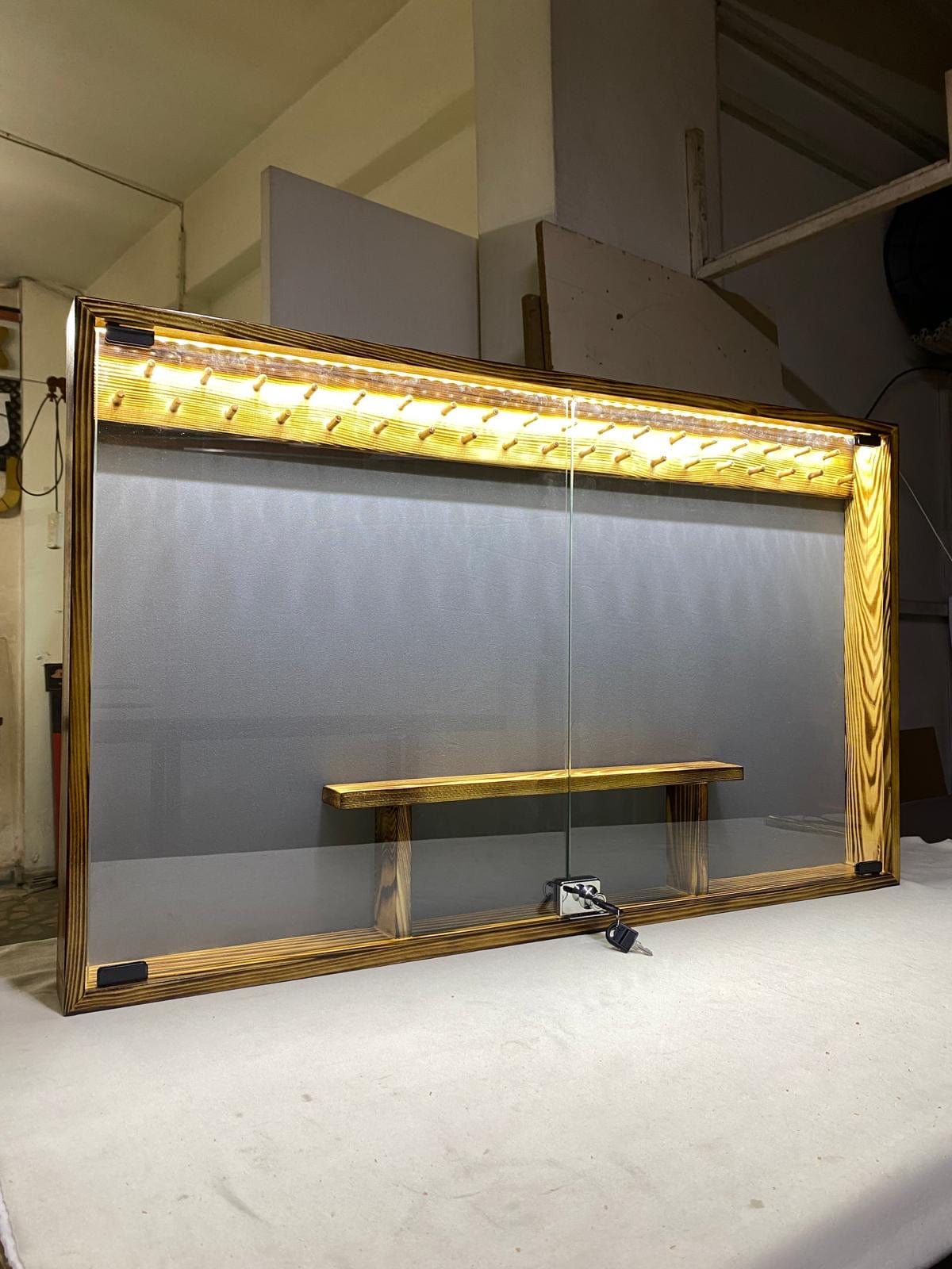 koleksiyonkutu 100x60 Raflı Tespih Vitrini 100x60 Raflı Tespih Vitrini