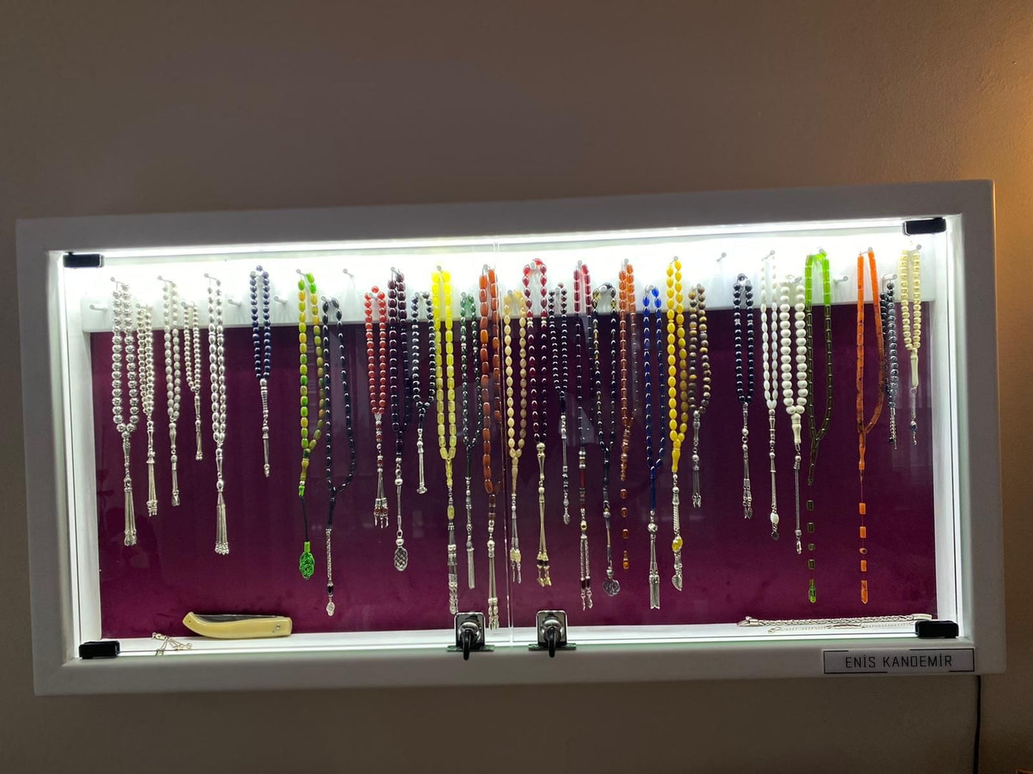 koleksiyonkutu Tesbih vitrini 72 74 tesbih kapasiteli özel VIP lüks Tesbih vitrini 72 74 tesbih kapasiteli özel VIP lüks