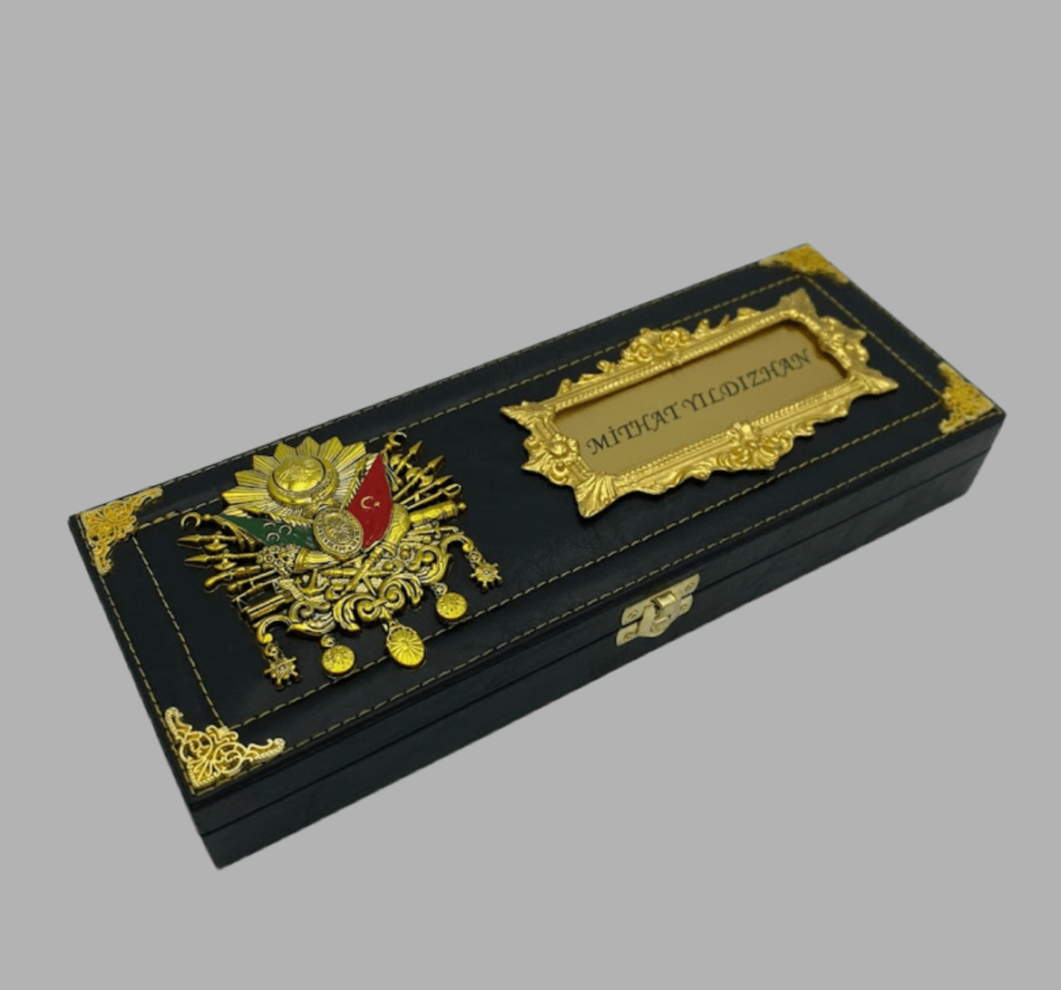 koleksiyonkutu VIP Resimli, İç Yazılı & Osmanlı Armalı Çerçeveli Tespih Kutusu VIP Resimli, İç Yazılı & Osmanlı Armalı Çerçeveli Tespih Kutusu