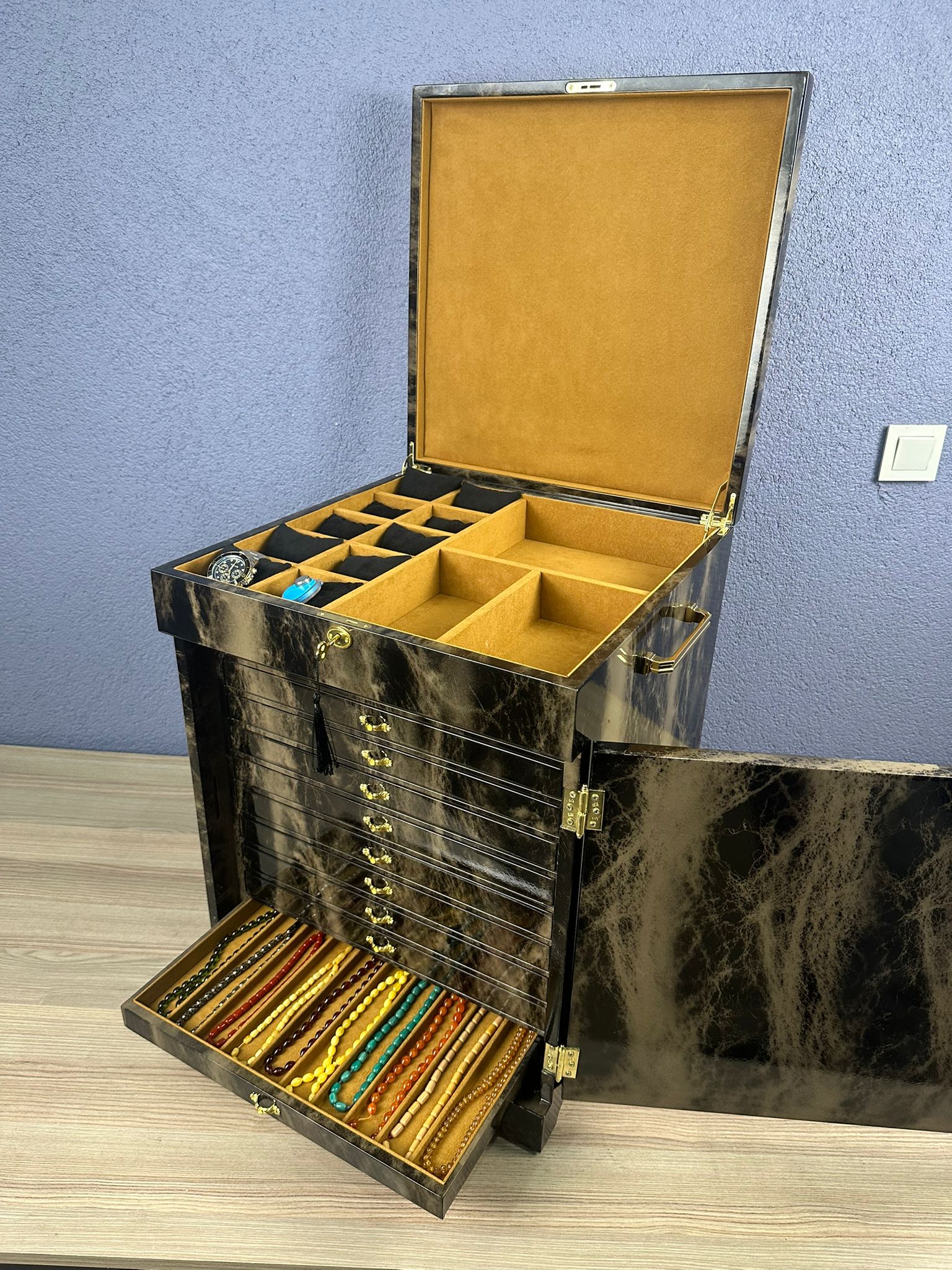100 lü şifreli ultra lüks Vip tesbih karışık takı dolabı