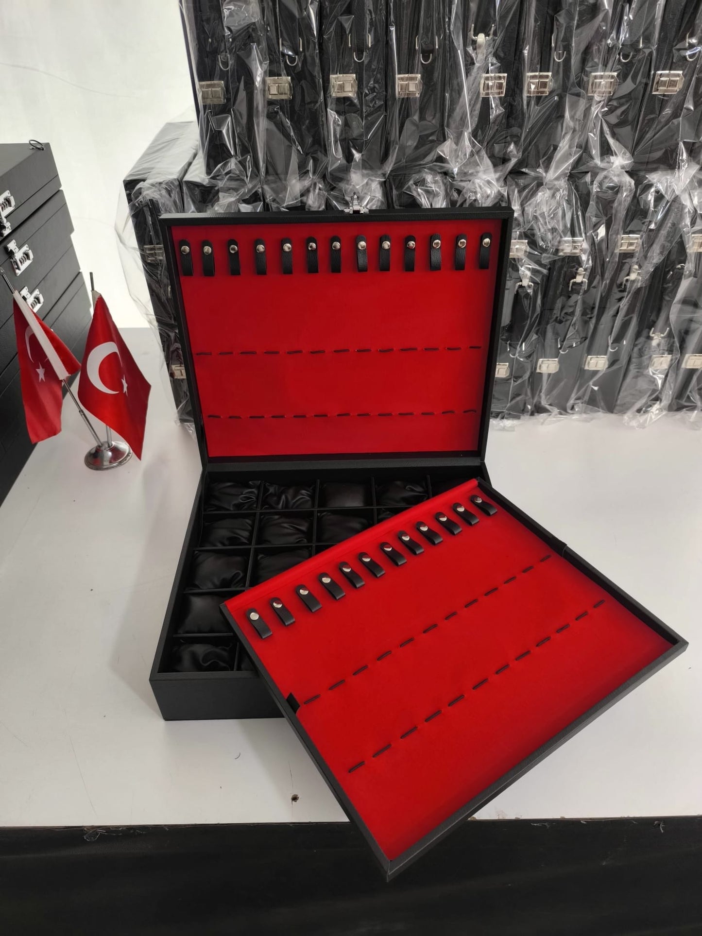 Koleksiyonkutu 25 saat 25 tesbih kapasiteli şifreli koleksiyon çantası 25 saat 25 tesbih kapasiteli şifreli koleksiyon çantası