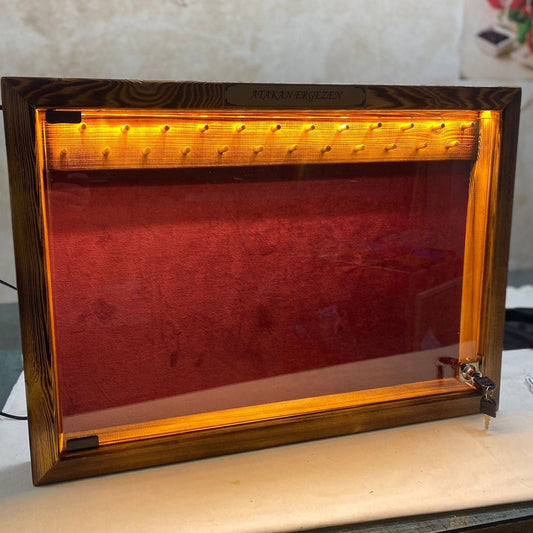 koleksiyonkutu 70*50 cm ölçüsünde tesbih vitrini dolabı 70*50 cm ölçüsünde tesbih vitrini dolabı
