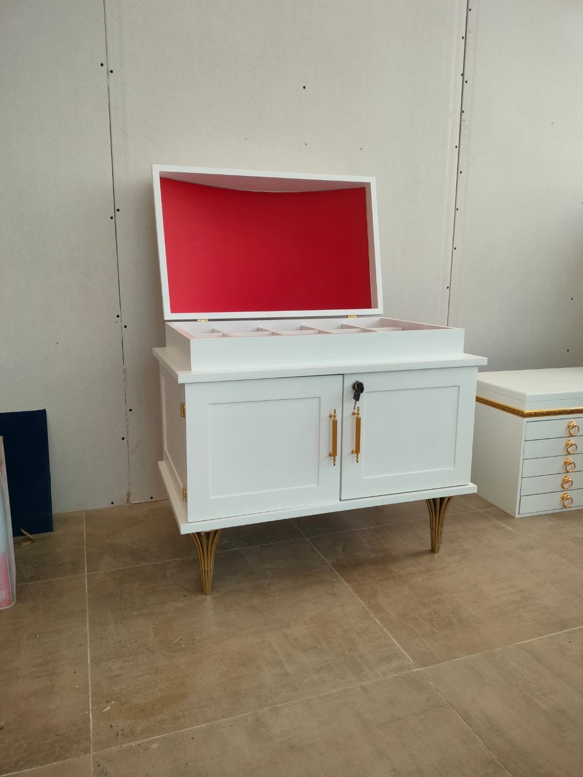 koleksiyonkutu 75 Bölmeli MDF Saat ve Tespih Dolabı 75 Bölmeli MDF Saat ve Tespih Dolabı
