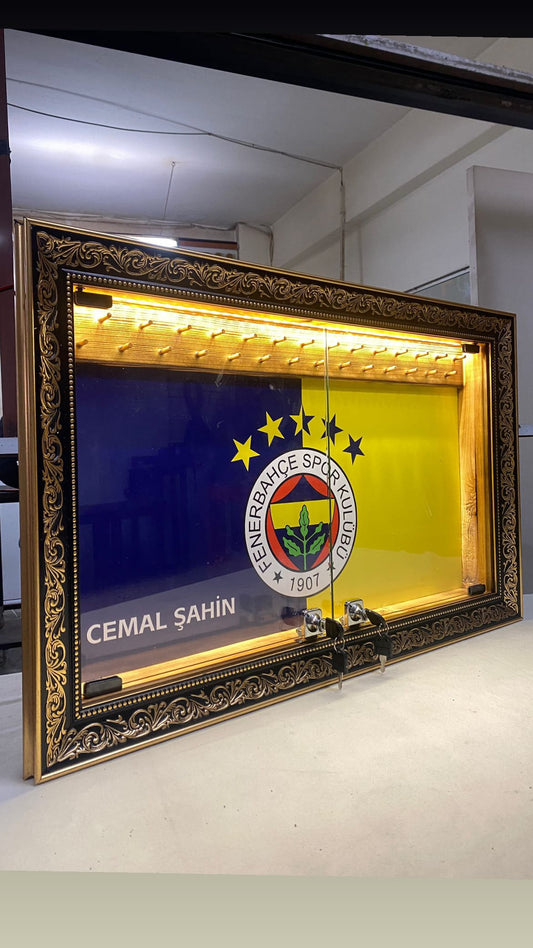Koleksiyonkutu 80x50 cm çerçeve desenli Fenerbahçe taraftarına özel koleksiyon tesbih dolabı 80x50 cm çerçeve desenli Fenerbahçe taraftarına özel koleksiyon tesbih dolabı