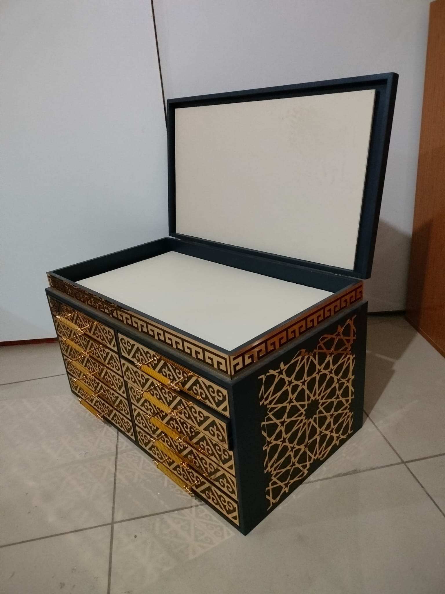 koleksiyonkutu Tesbih saat karışık takı dolabı VIP özel (siyahrenk) Tesbih saat karışık takı dolabı VIP özel (siyahrenk)
